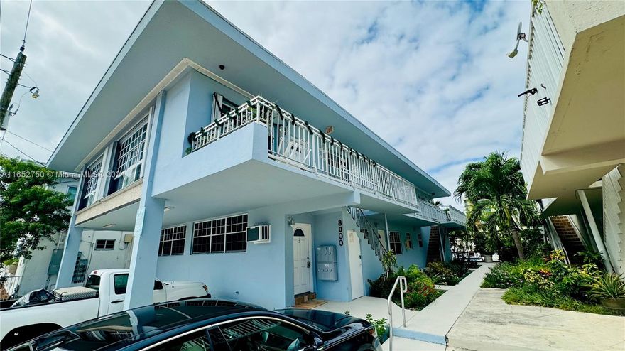 Great Opportunity, one parking space !! Located just a few blocks from the beach. One spacious masterbedroom, one bathroom in Miami Beach. Freshly painted and well kept unit. large living area with open kitchen. The apartment is an end unit with plenty o f windows and assigned parking right next to the unit. The temperature in the apartment is uncharacteristically pleasant due to the fact that the unit above extends out further providing some shade from the hot sun. EZ to show !! It wont last !!