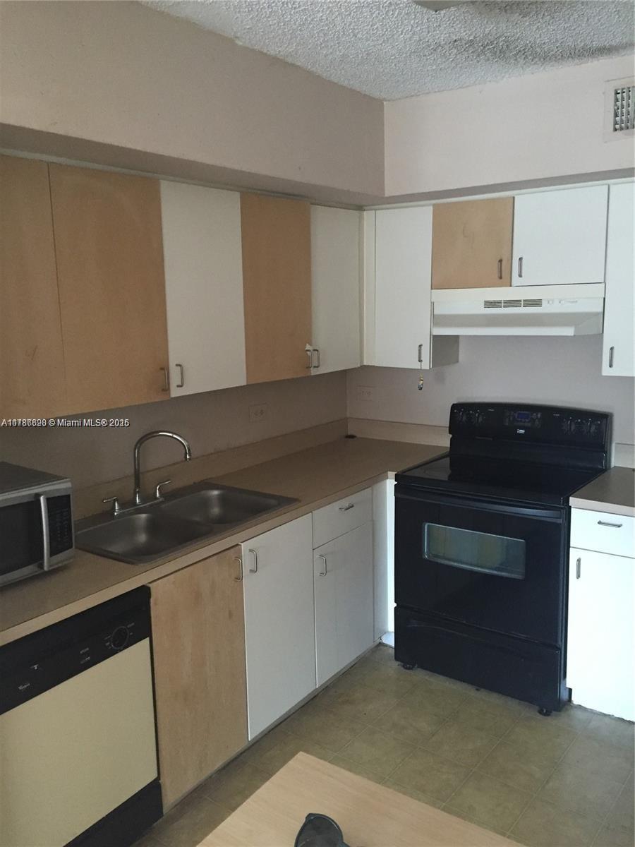 Rental Property at 3700 N 56th Ave 1013, Hollywood, Broward County, Florida - Bedrooms: 2 
Bathrooms: 1  - $2,000 MO.
