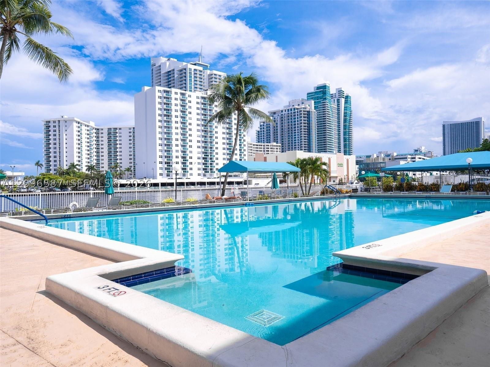 1000 Parkview Dr 501