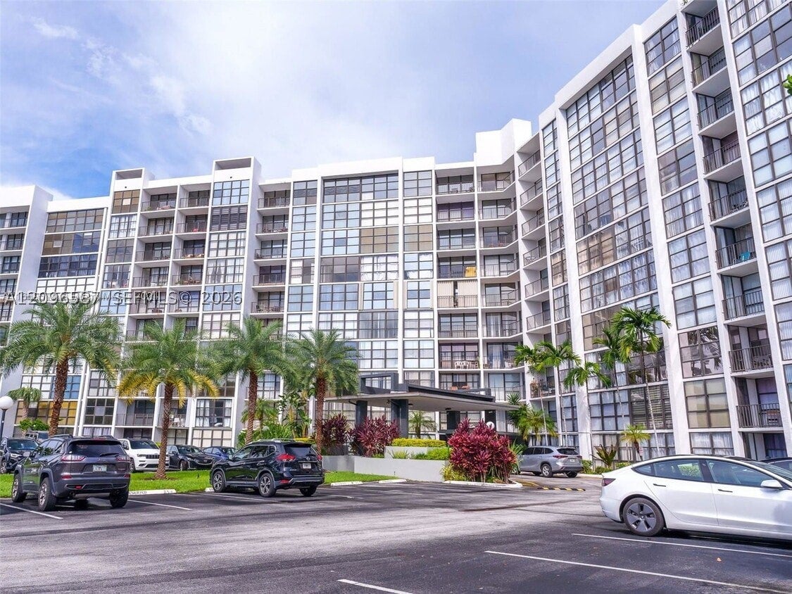 1000 Parkview Dr 501