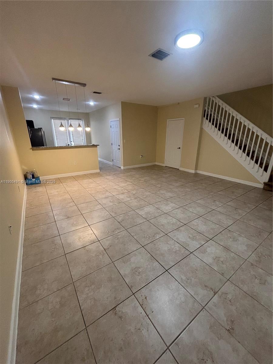 KENDALL COMMONS TOWNHOMES - Residential Lease