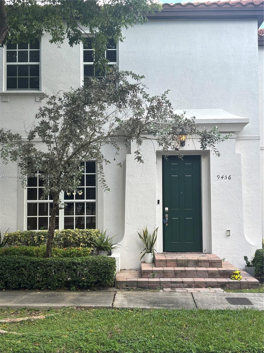 KENDALL COMMONS TOWNHOMES - Residential Lease