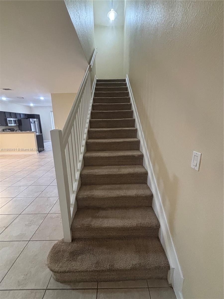 KENDALL COMMONS TOWNHOMES - Residential Lease