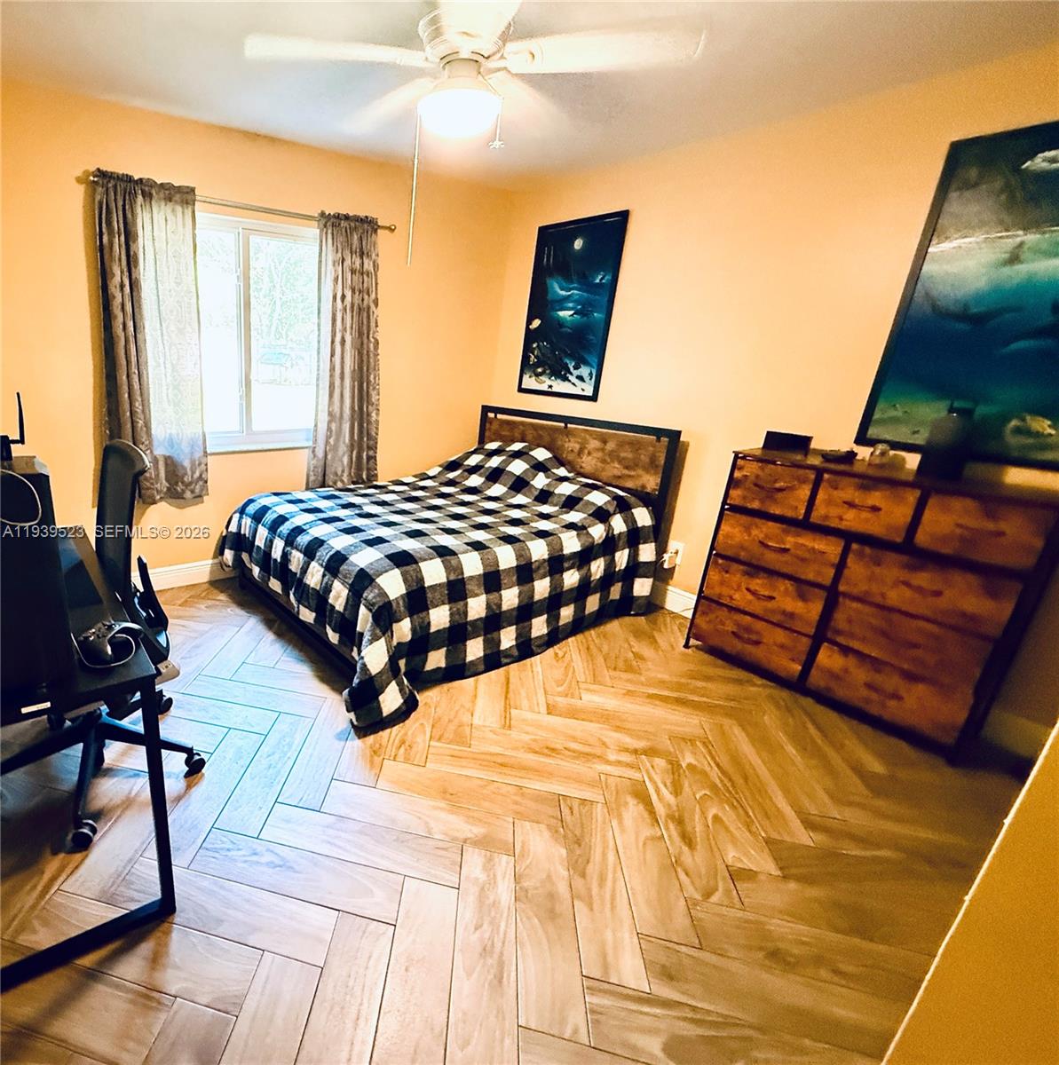 ROLLING HILLS LAKE ESTATE - Residential