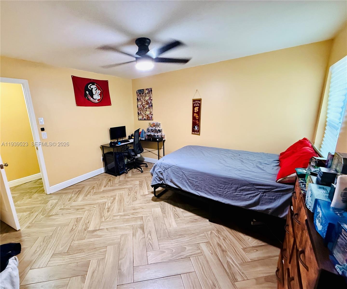 ROLLING HILLS LAKE ESTATE - Residential