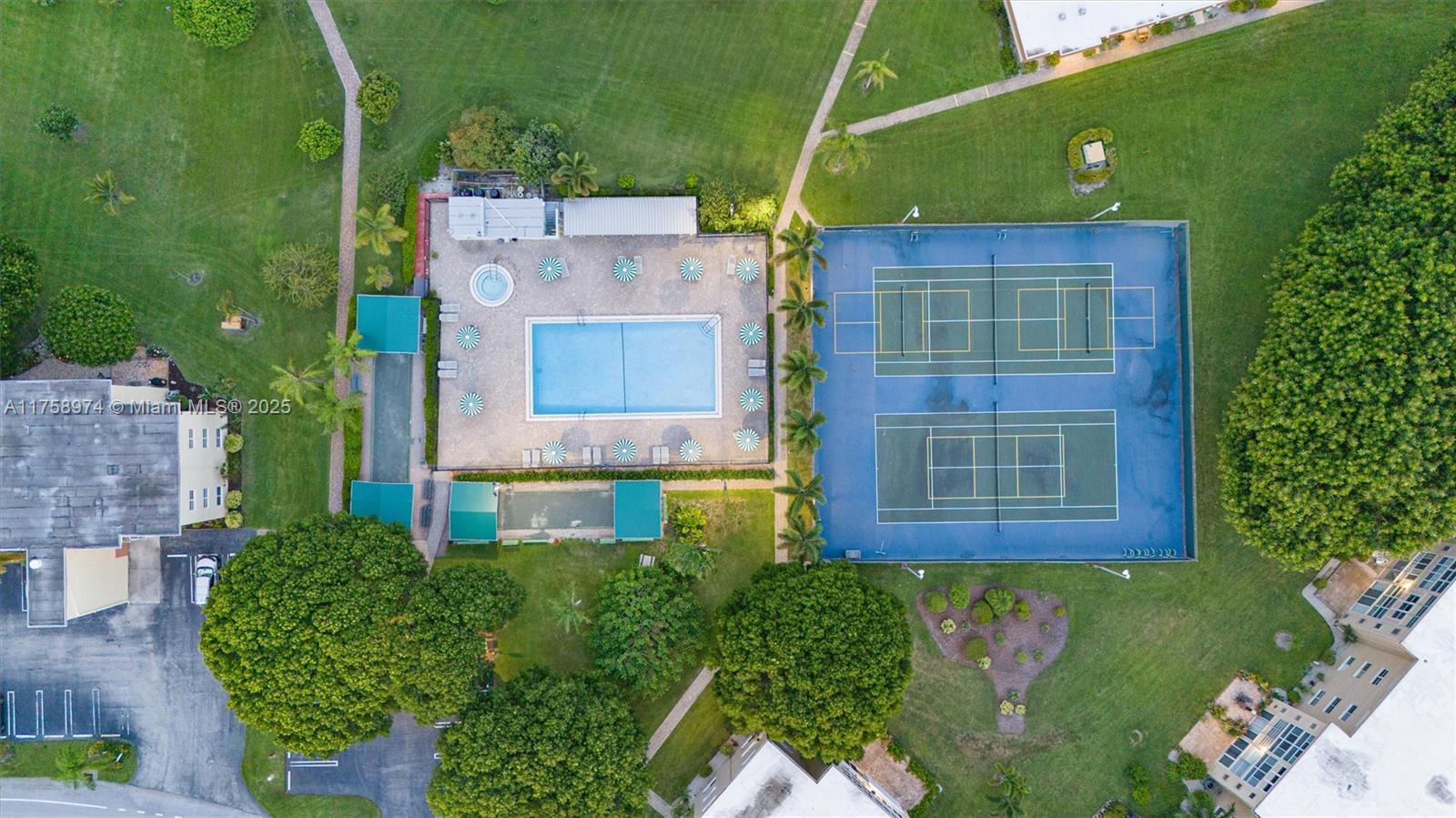 VILLAGE ROYALE FOREST GRE - Residential