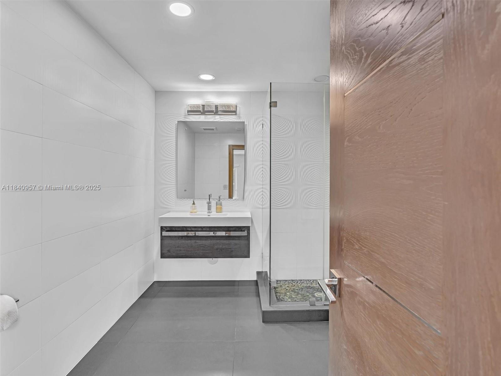 GOLDEN ISLES ESTATES FIRS - Residential