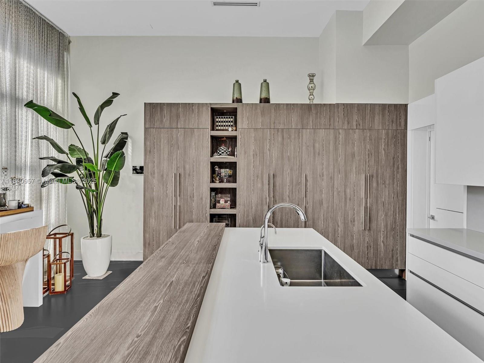 GOLDEN ISLES ESTATES FIRS - Residential