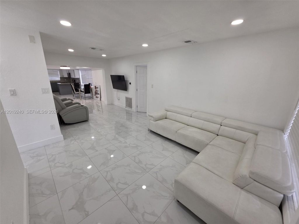 Photo of 6370 Fletcher St, Hollywood, FL 33023 (MLS # A12019240)
