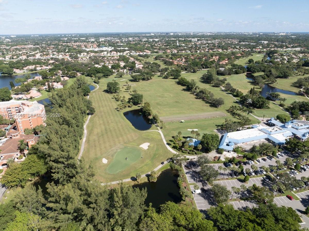 THE RACQUET CLUB - Residential