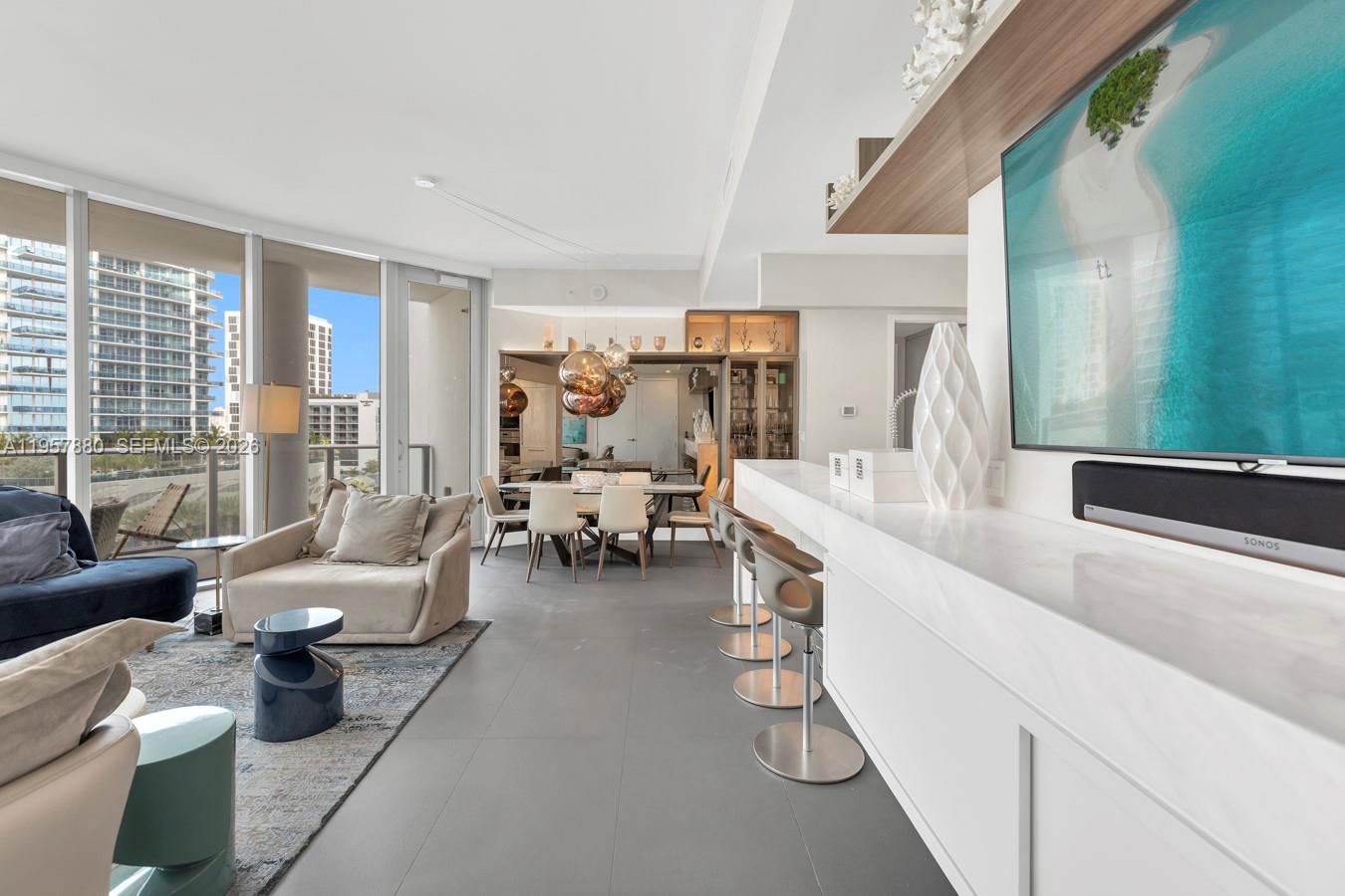 17475 Collins Ave 304