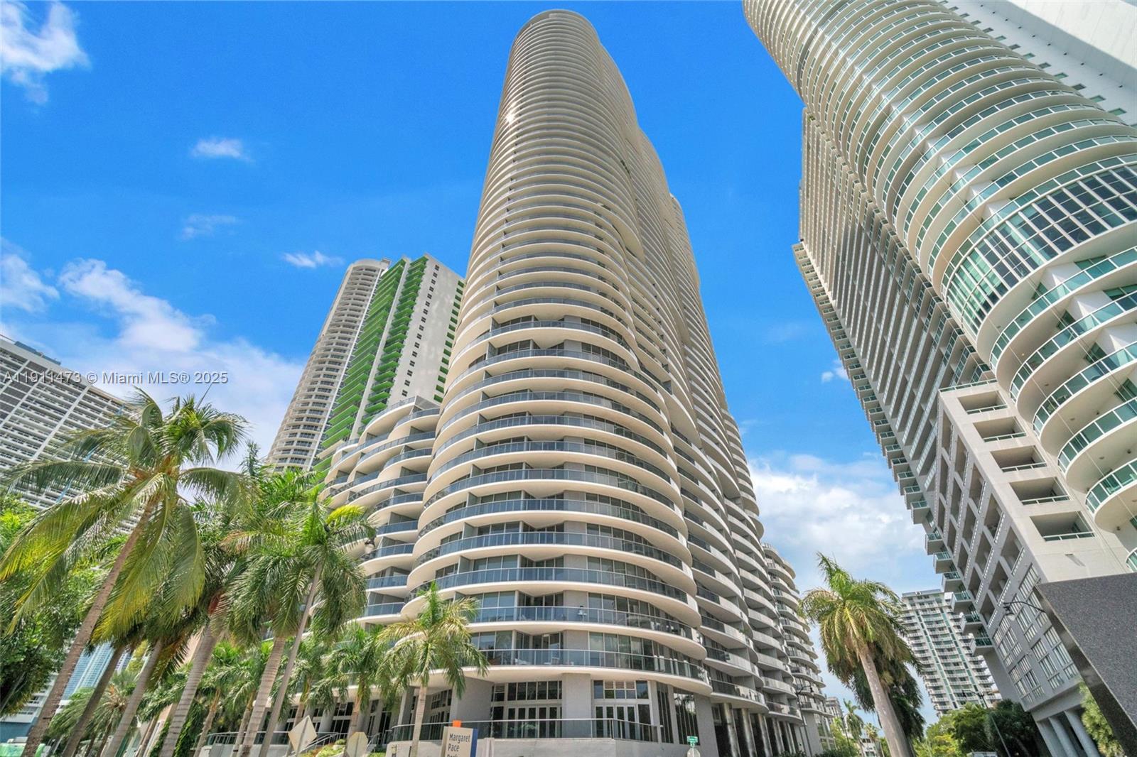 ARIA ON THE BAY CONDO - Residential
