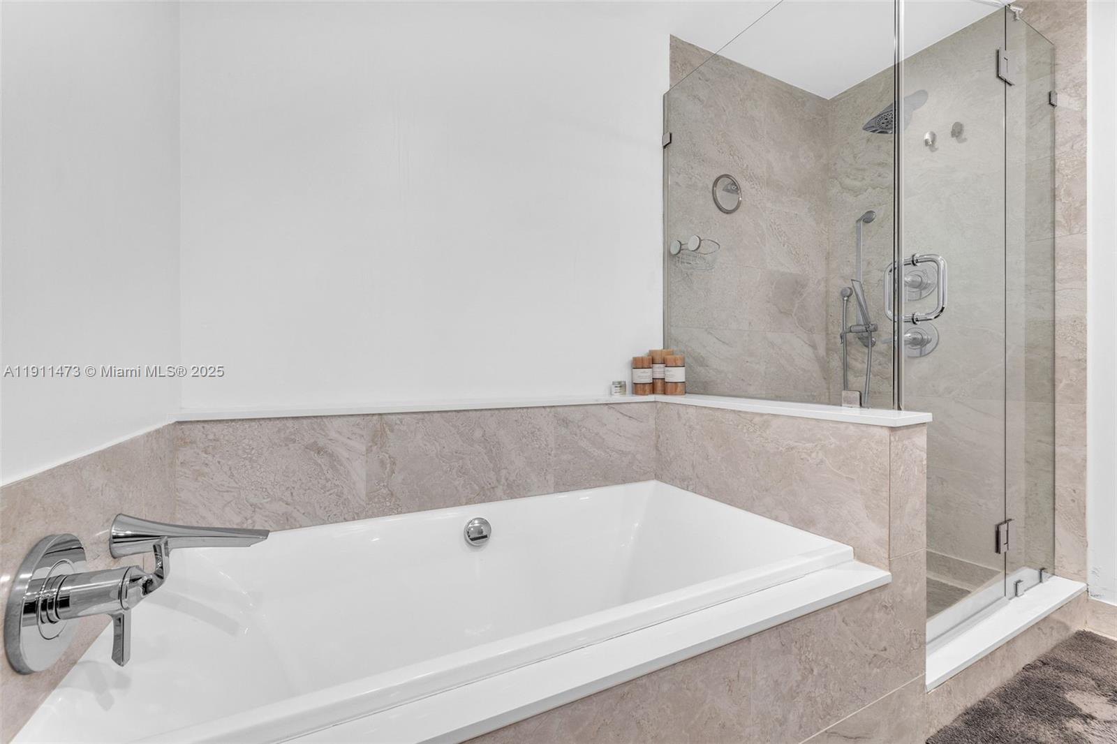 ARIA ON THE BAY CONDO - Residential