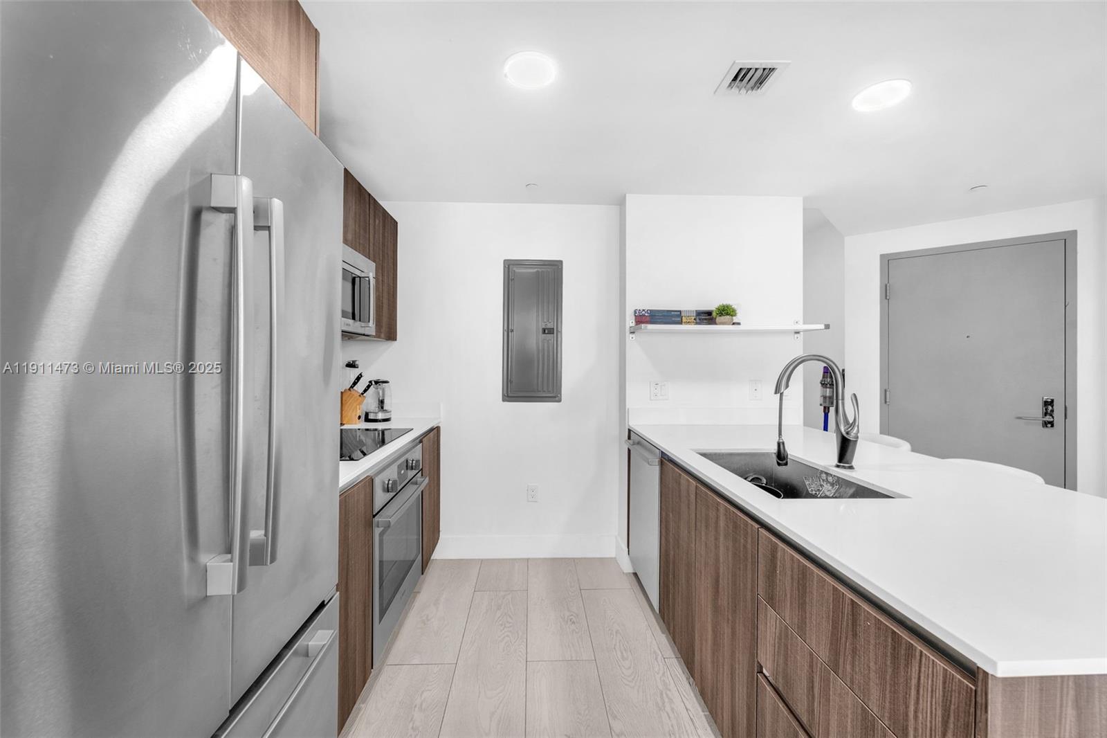 ARIA ON THE BAY CONDO - Residential