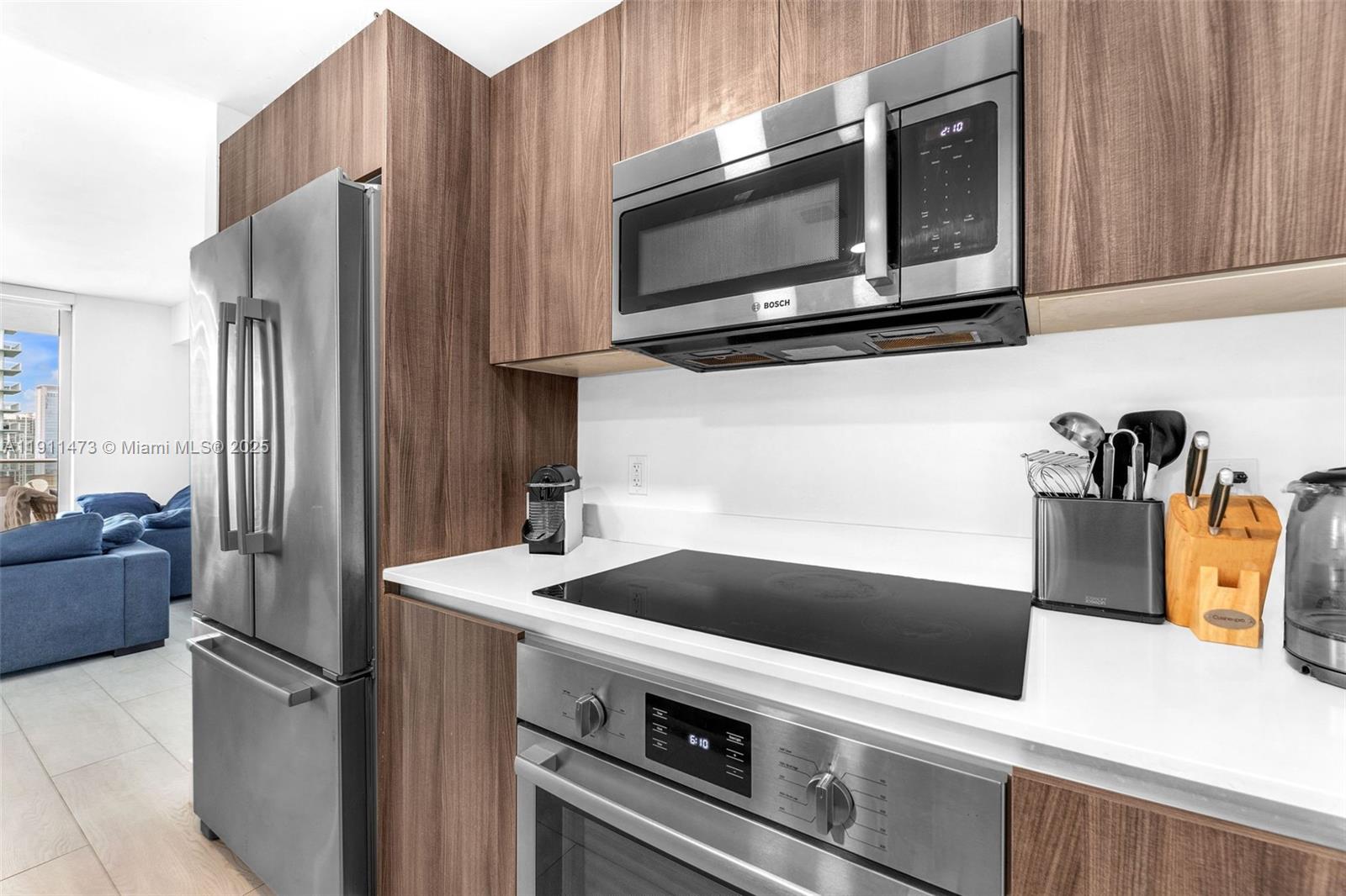 ARIA ON THE BAY CONDO - Residential