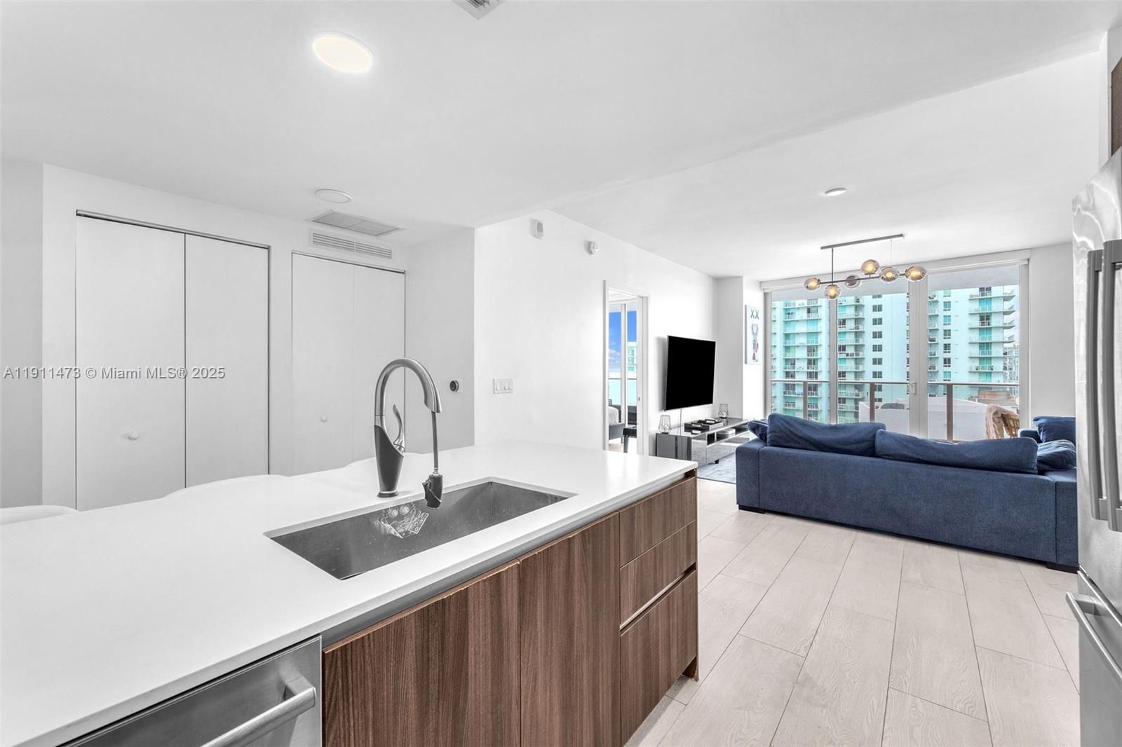 ARIA ON THE BAY CONDO - Residential