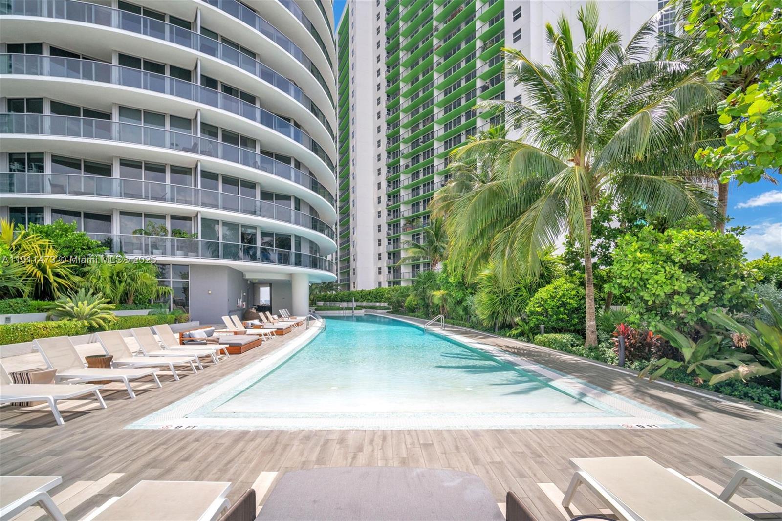 ARIA ON THE BAY CONDO - Residential