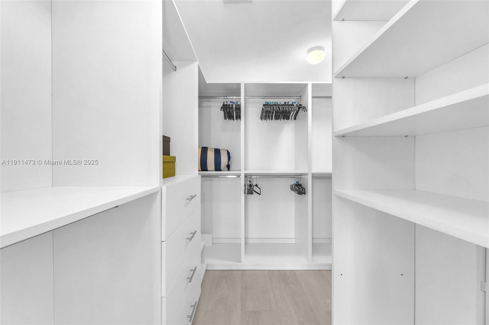 ARIA ON THE BAY CONDO - Residential