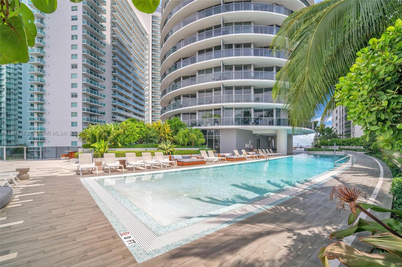 ARIA ON THE BAY CONDO - Residential