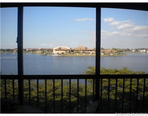 Beautiful lake view apartment with 2 Bedrooms 2 Bathrooms. Very well maintained. Great community with a lot of amenities included, golf courses, tennis, pools, theater and much more.