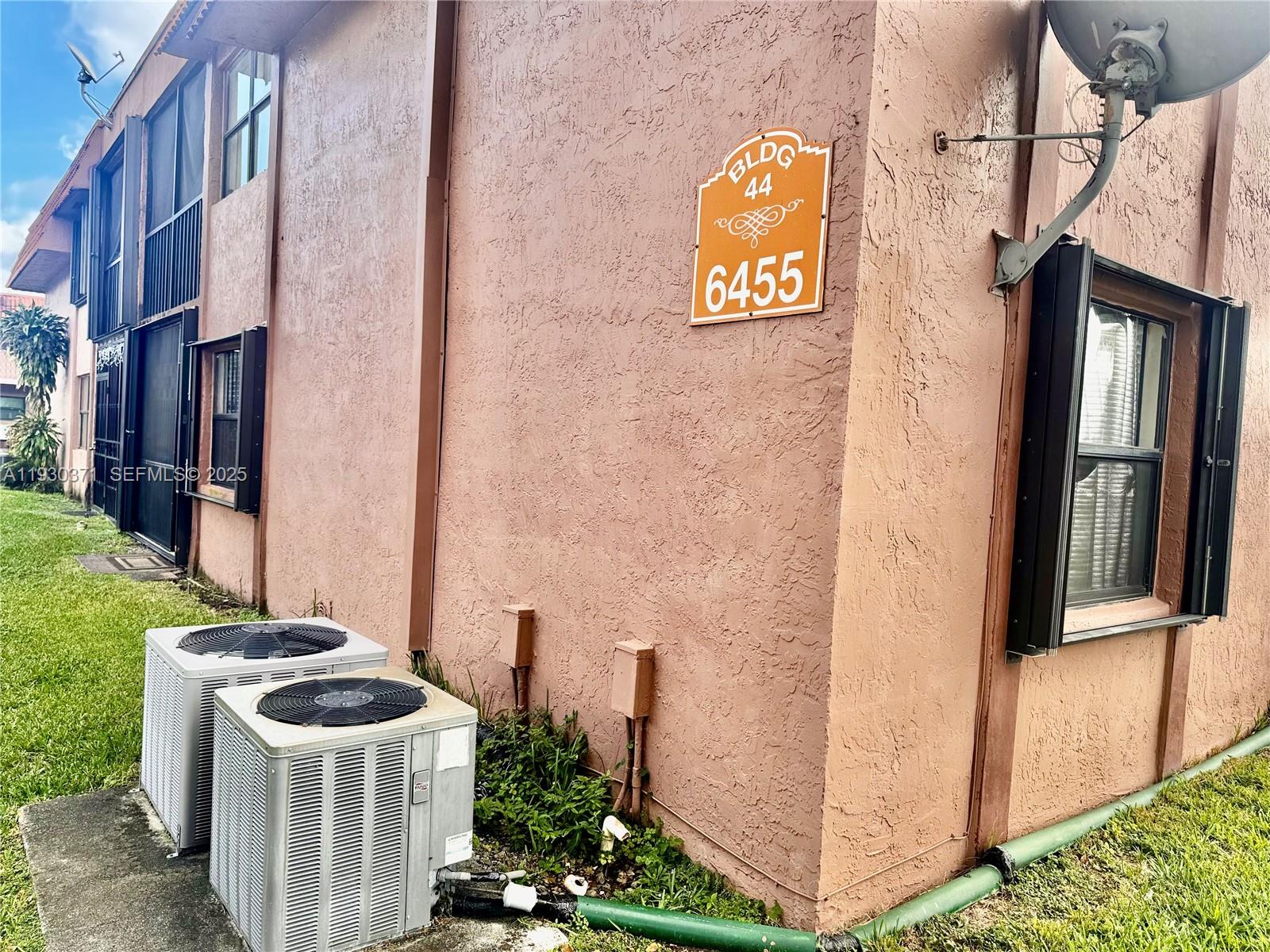 LAGO GRANDE CONDO THREE C - Residential