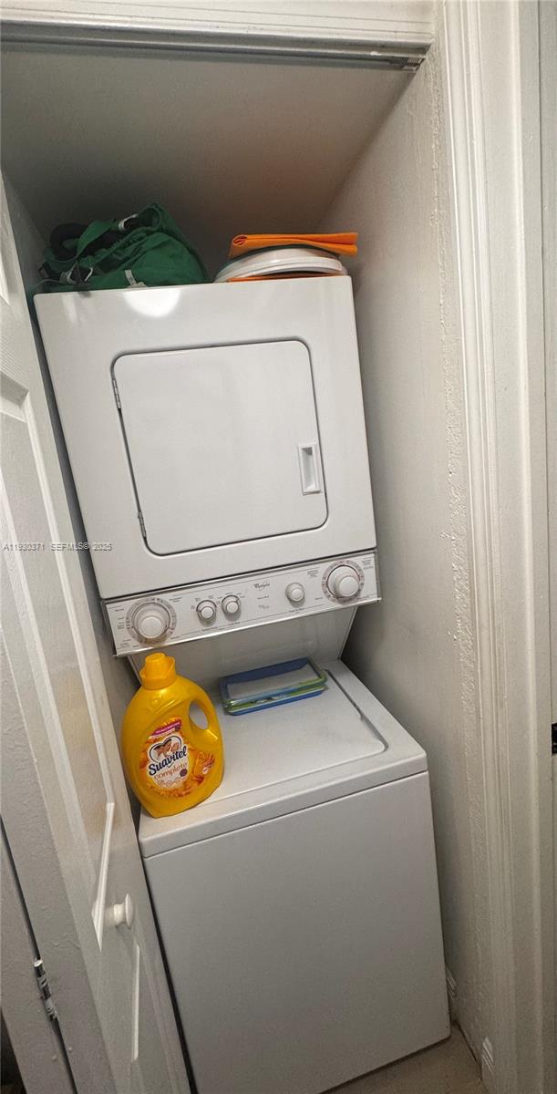 LAGO GRANDE CONDO THREE C - Residential