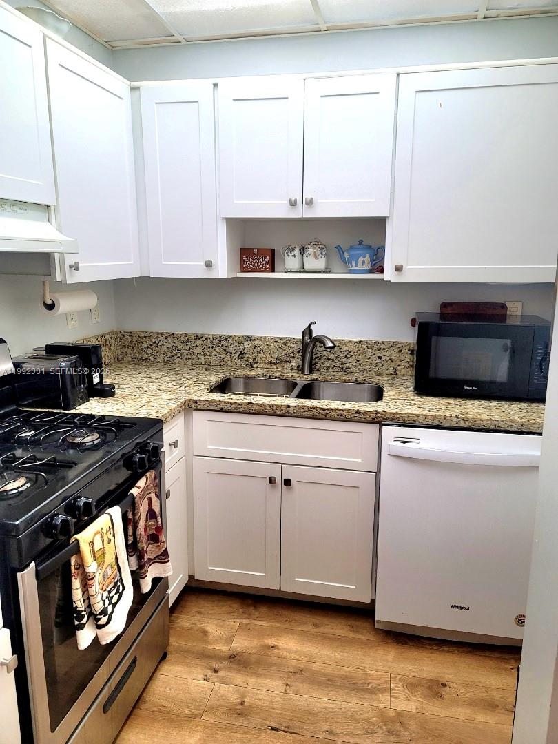 VILLA CAPRI CONDO - Residential