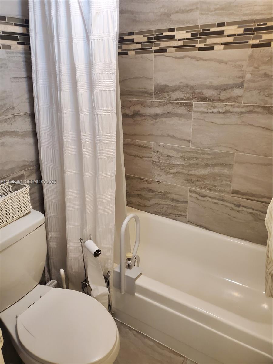 VILLA CAPRI CONDO - Residential