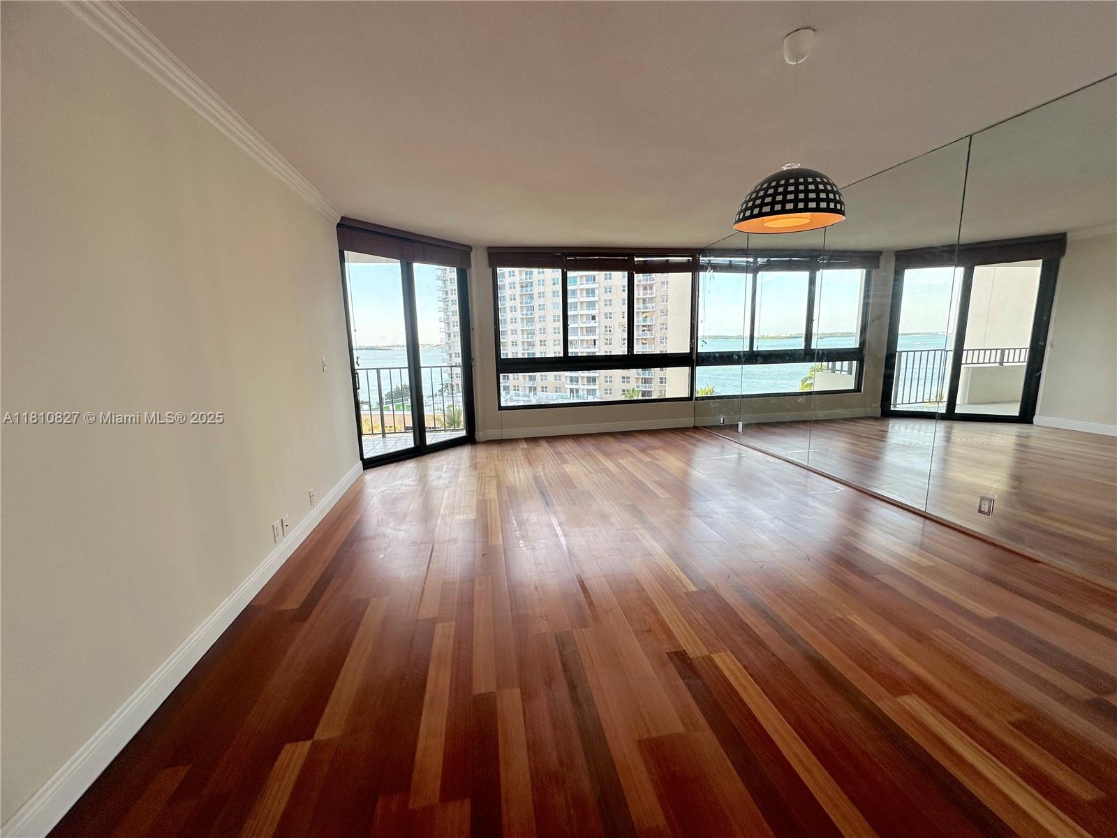 520 Brickell Key Dr A811