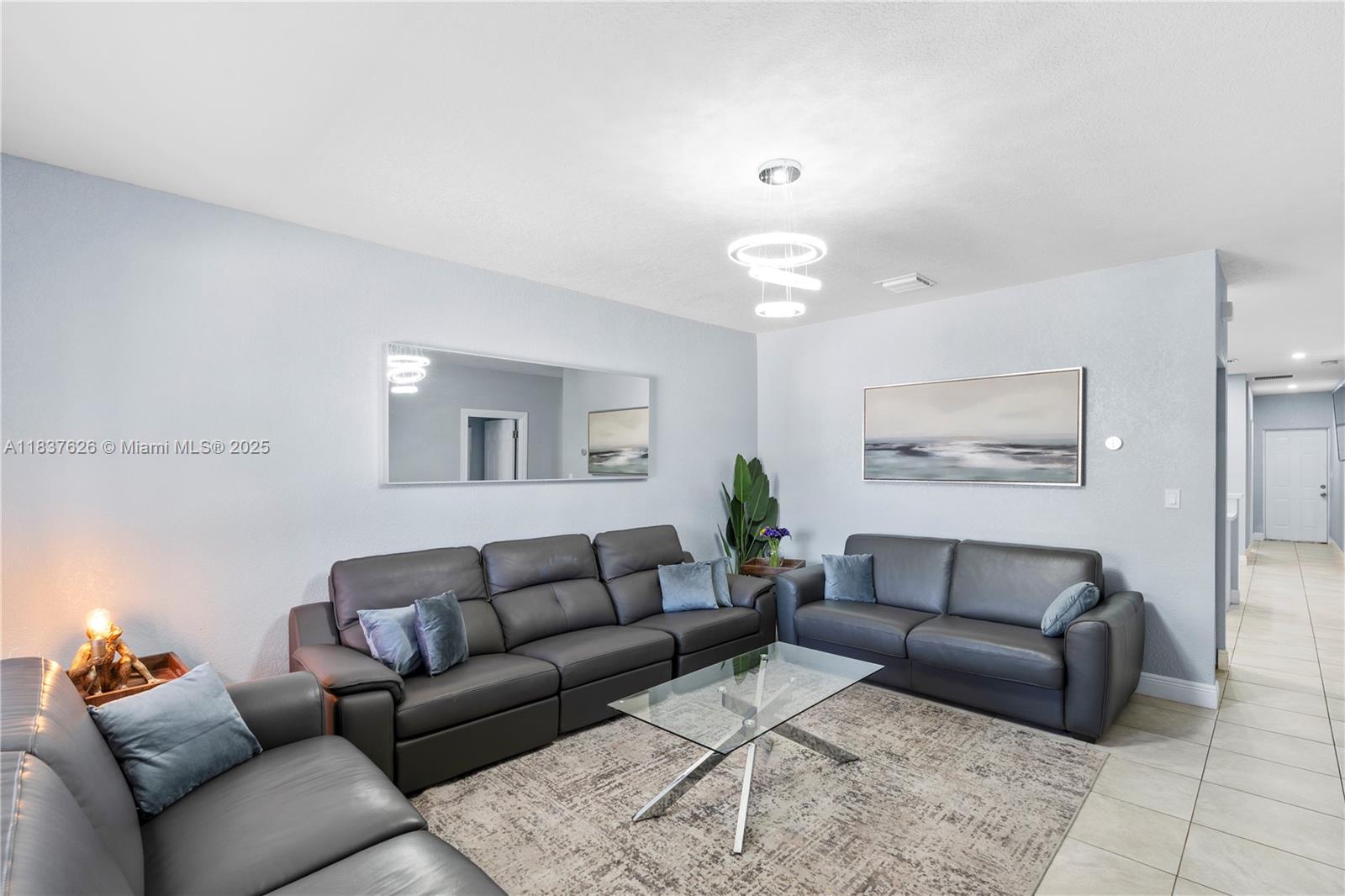 817 NW 1st Ave 819