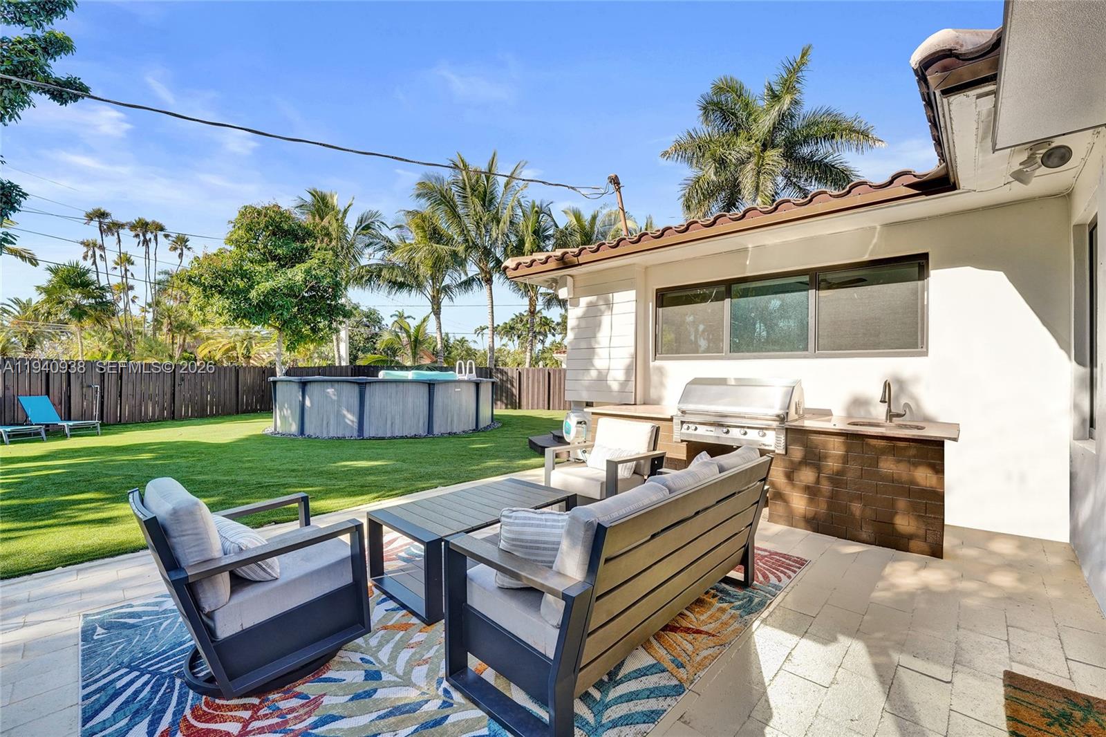 HOLLYWOOD LAKES SECTION - Residential