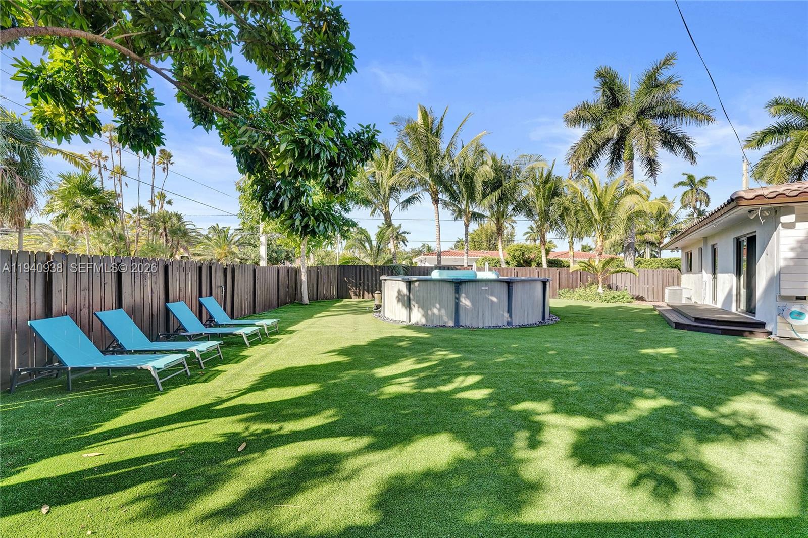 HOLLYWOOD LAKES SECTION - Residential