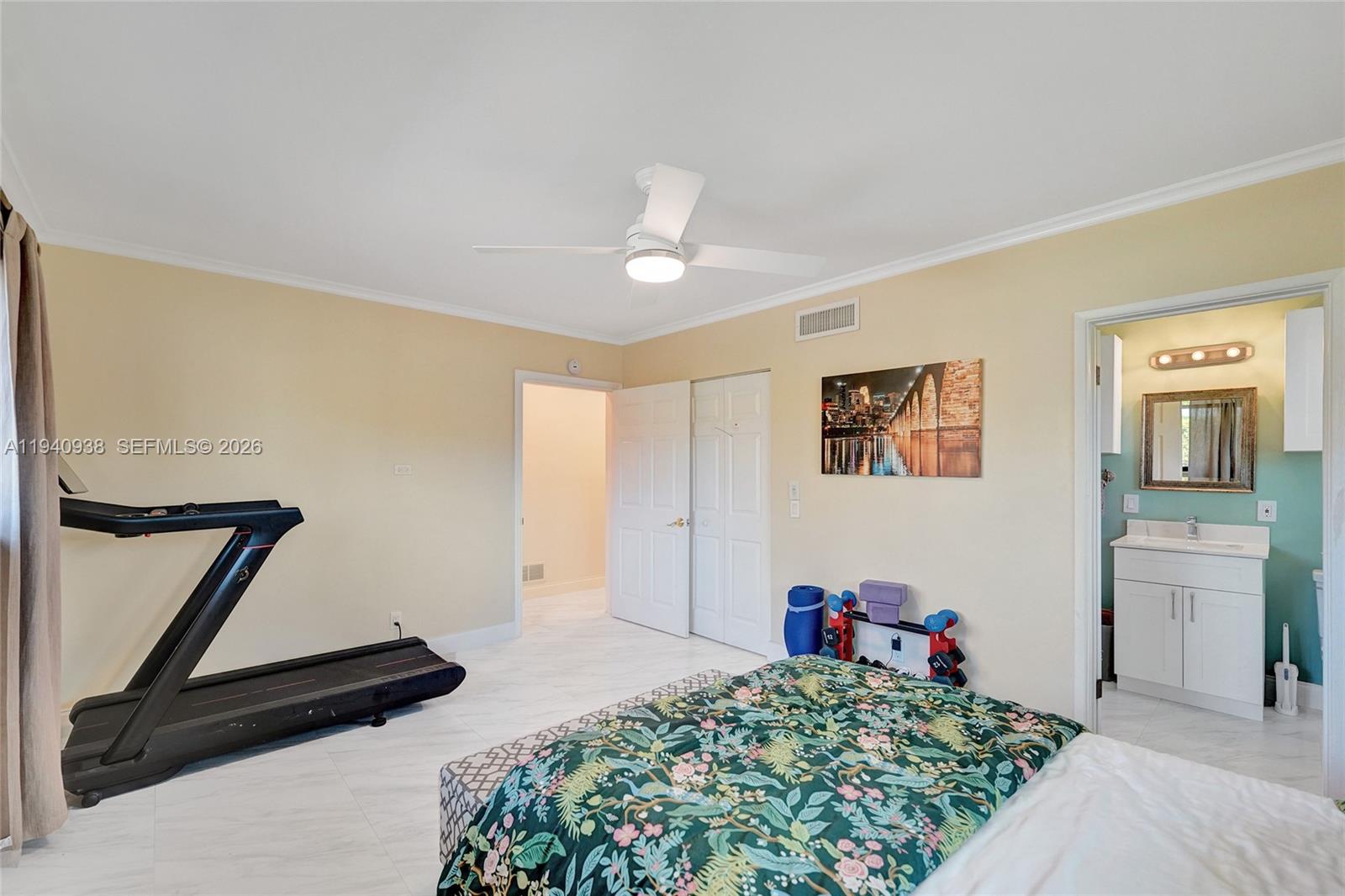 HOLLYWOOD LAKES SECTION - Residential