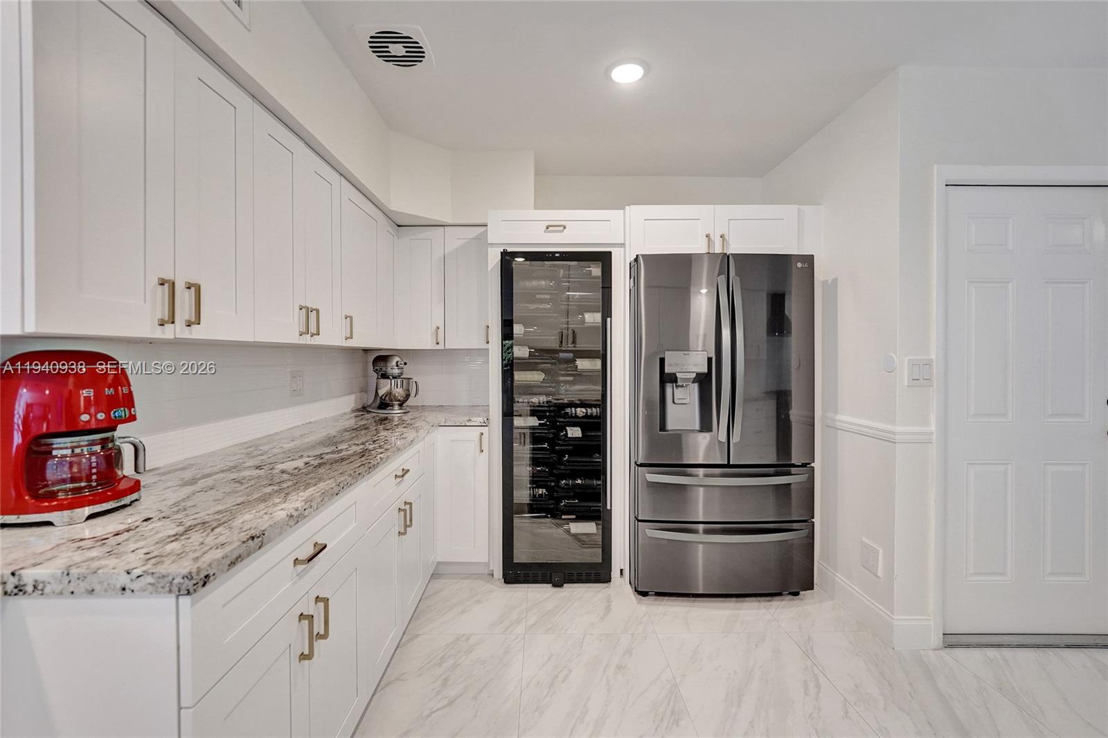 HOLLYWOOD LAKES SECTION - Residential