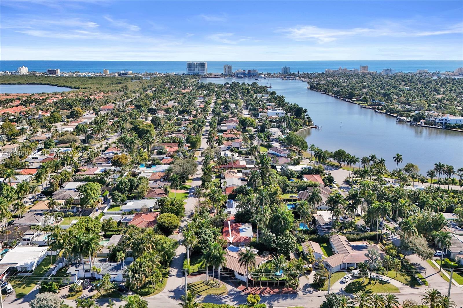 HOLLYWOOD LAKES SECTION - Residential