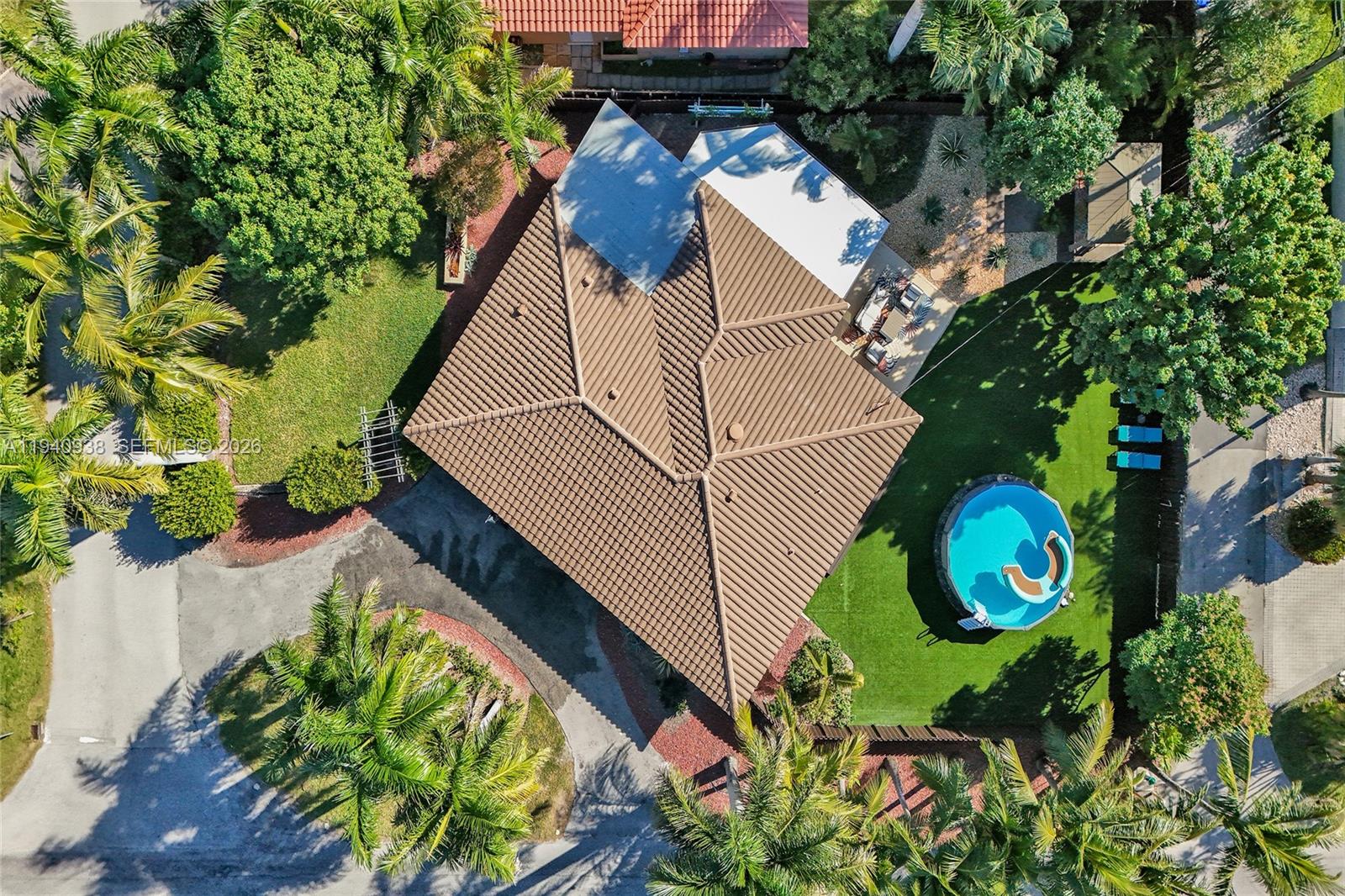 HOLLYWOOD LAKES SECTION - Residential