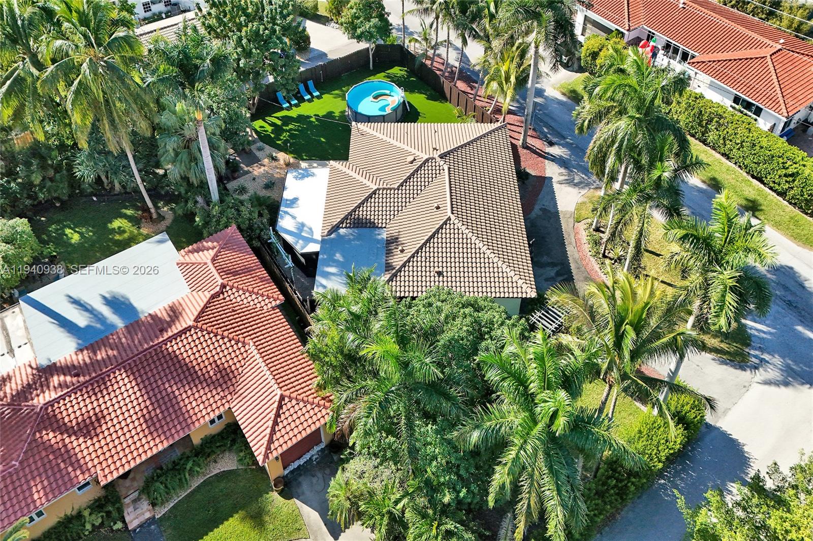 HOLLYWOOD LAKES SECTION - Residential