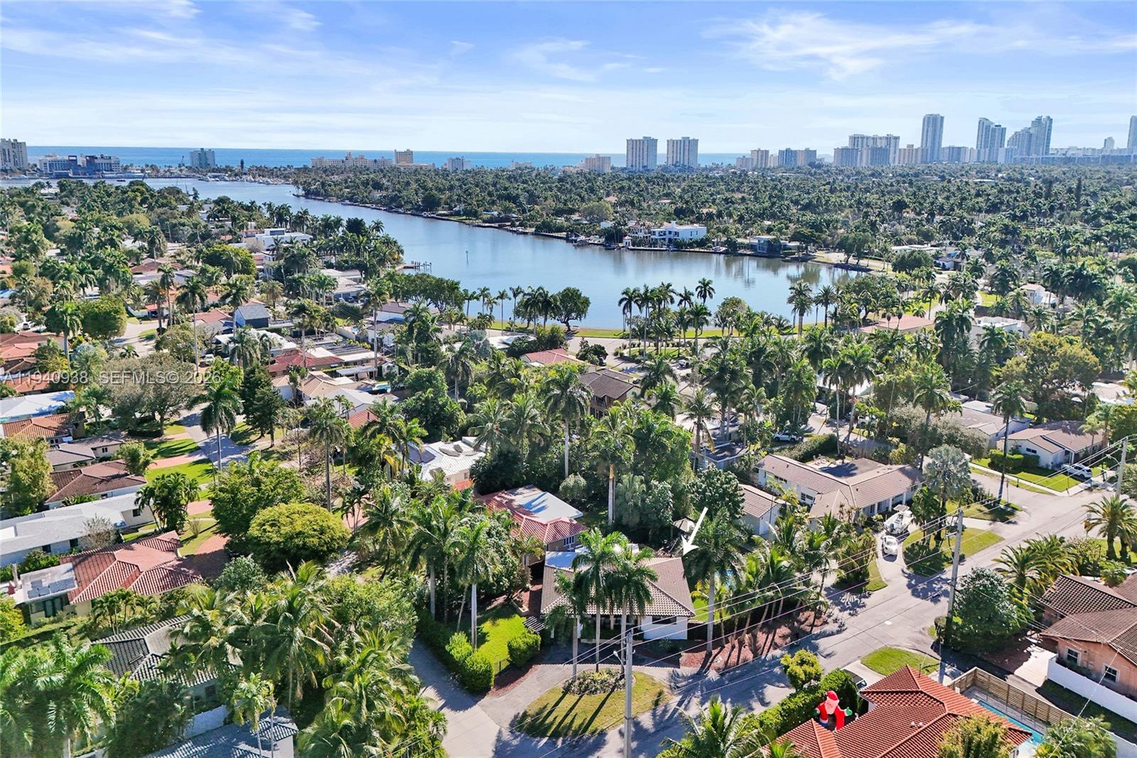 HOLLYWOOD LAKES SECTION - Residential