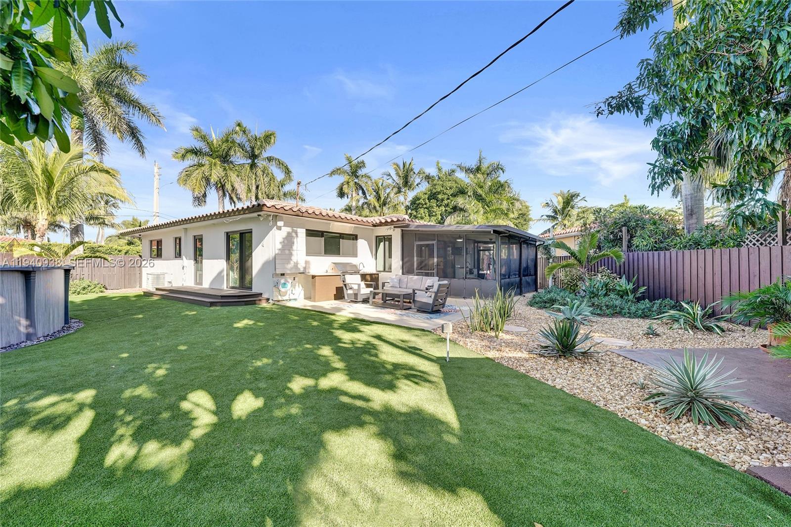 HOLLYWOOD LAKES SECTION - Residential