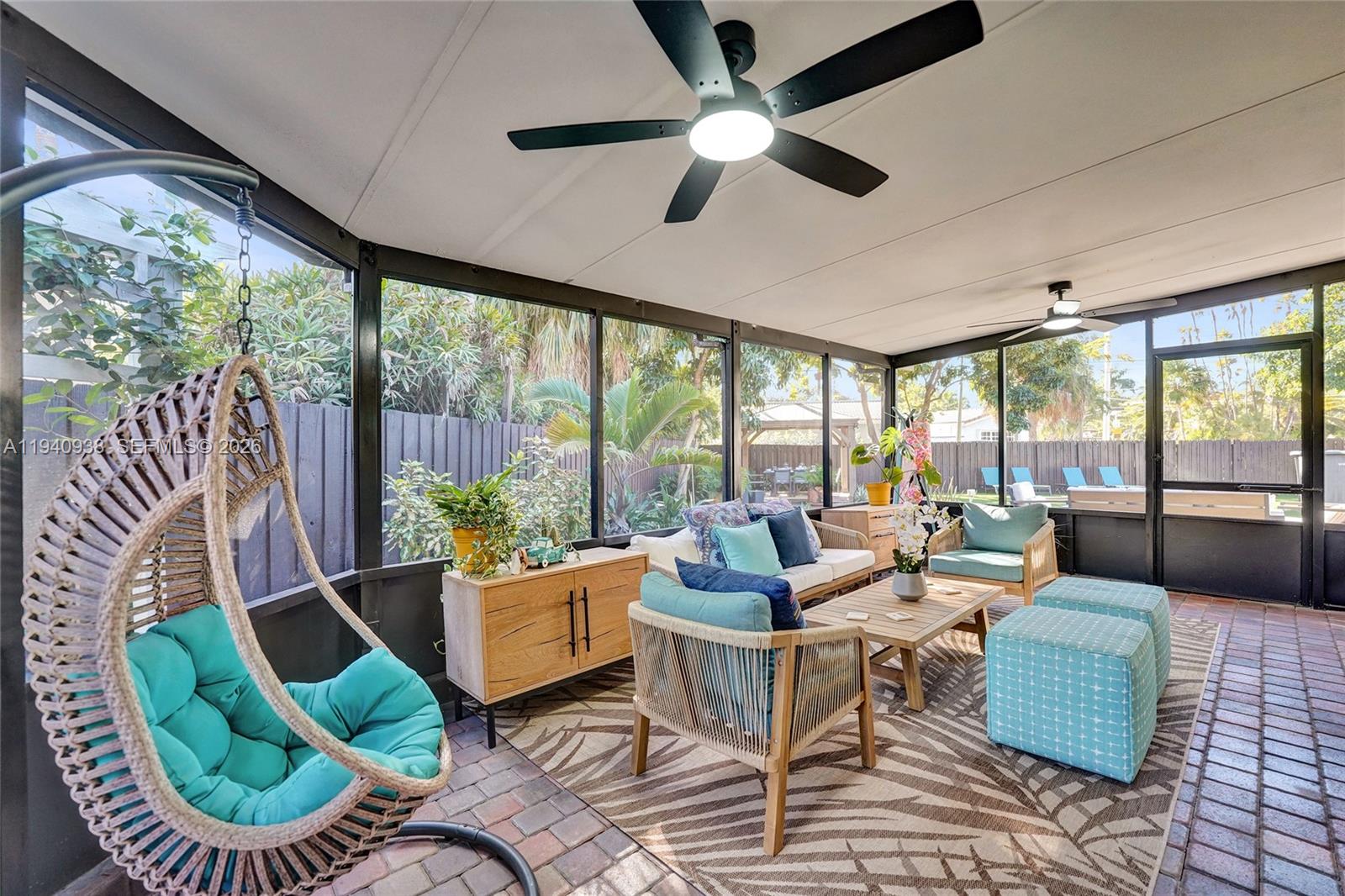 HOLLYWOOD LAKES SECTION - Residential