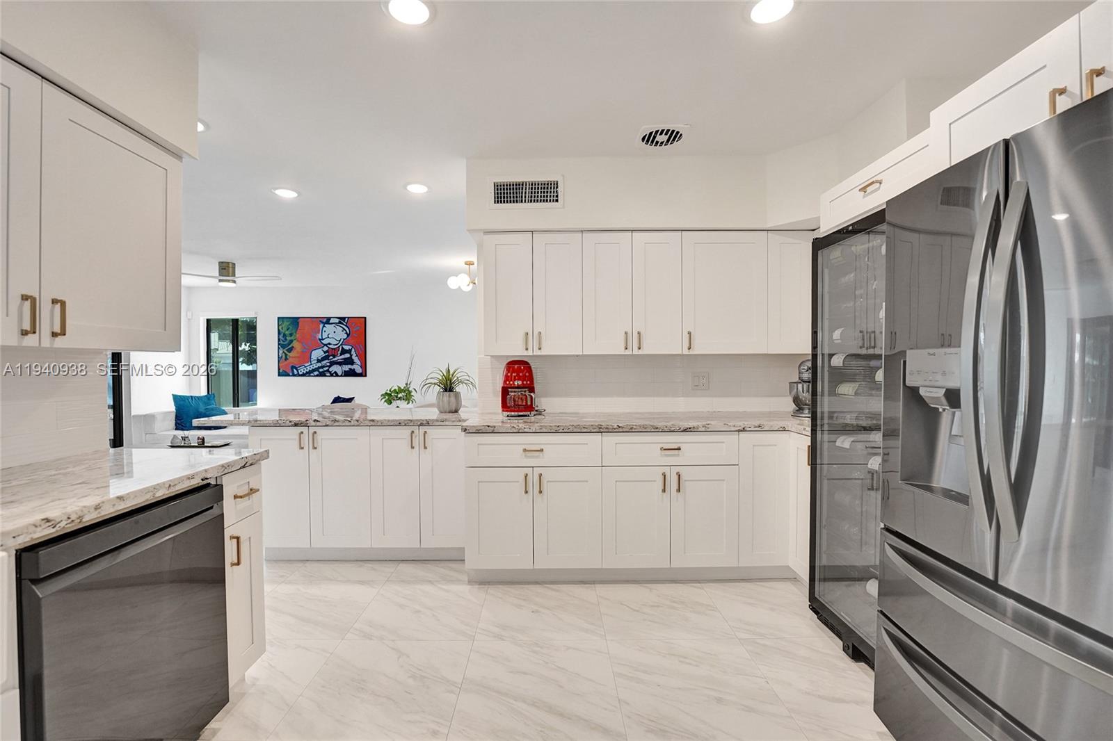 HOLLYWOOD LAKES SECTION - Residential