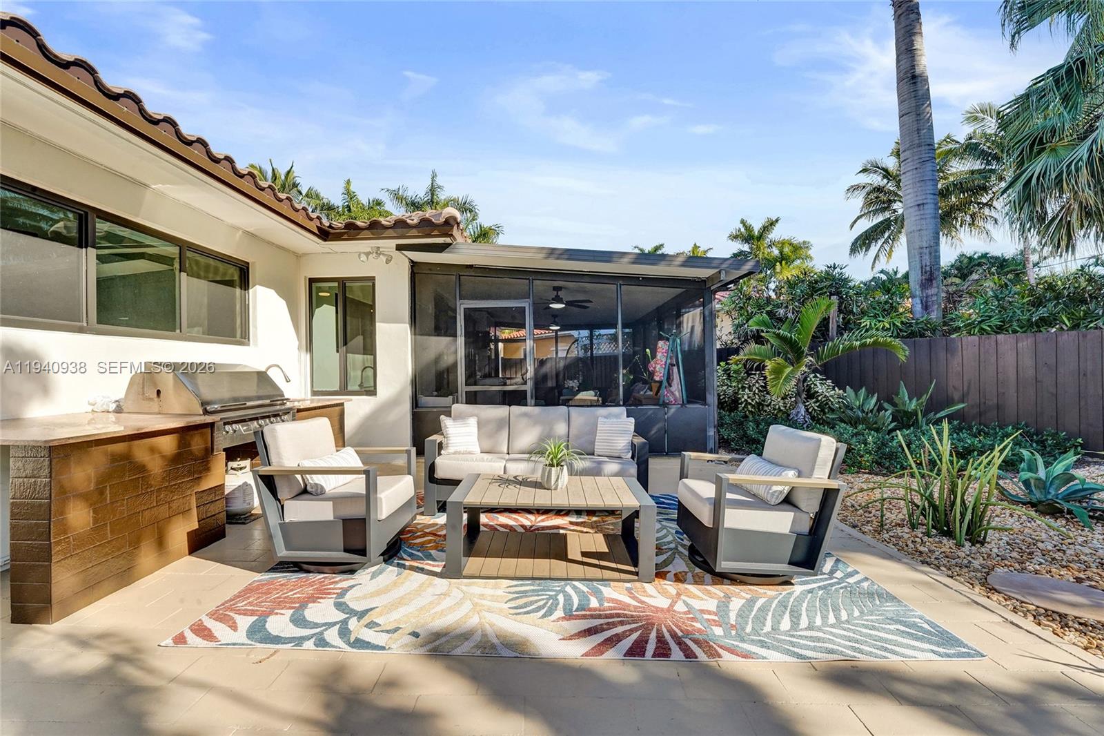 HOLLYWOOD LAKES SECTION - Residential