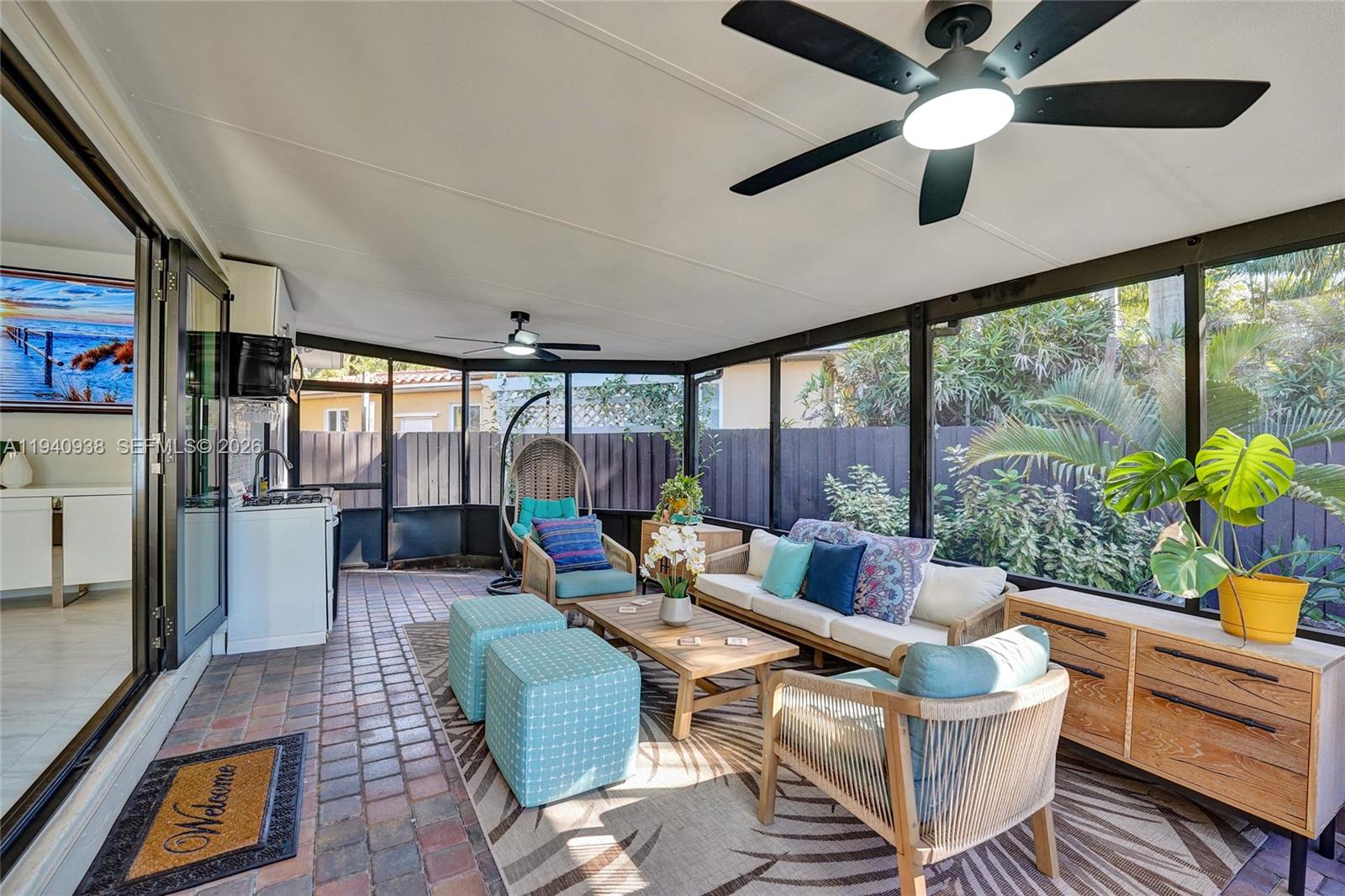 HOLLYWOOD LAKES SECTION - Residential