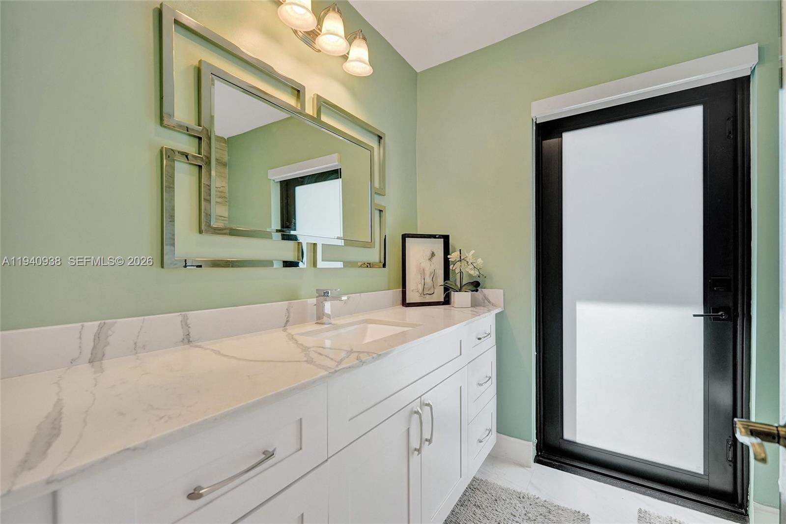 HOLLYWOOD LAKES SECTION - Residential