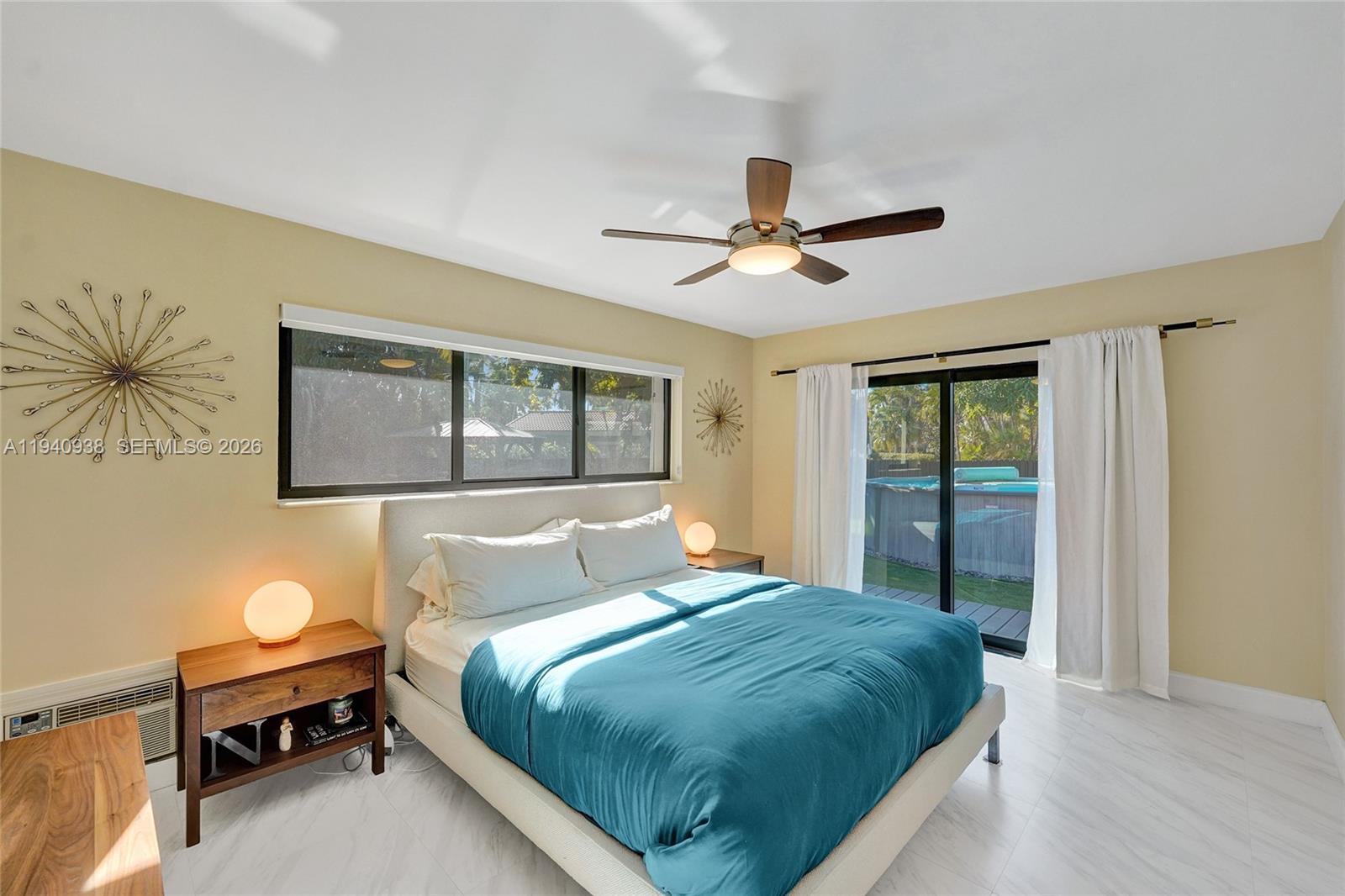 HOLLYWOOD LAKES SECTION - Residential