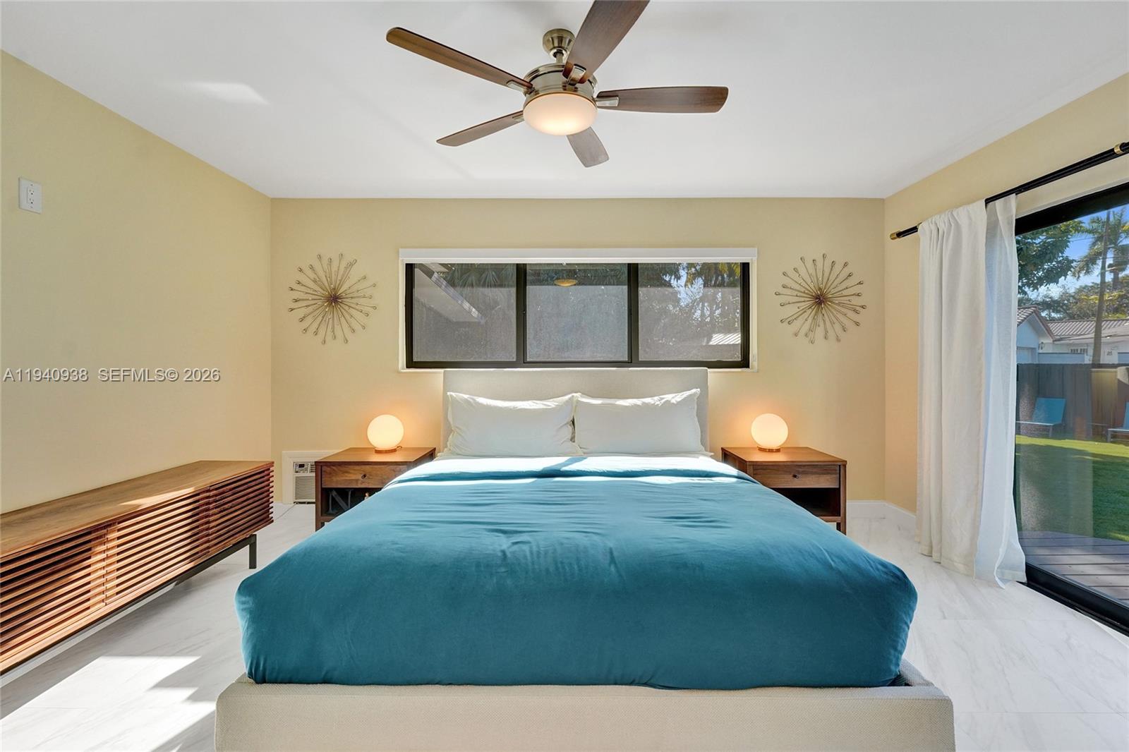 HOLLYWOOD LAKES SECTION - Residential