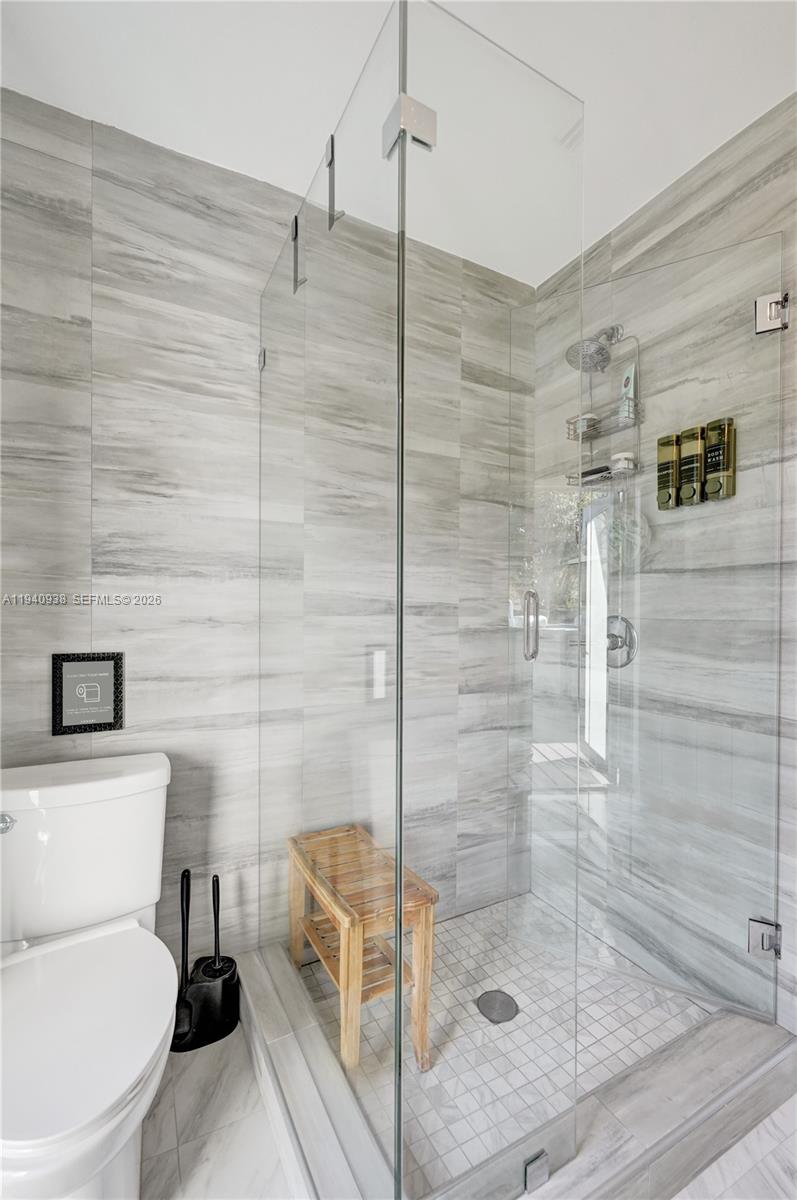 HOLLYWOOD LAKES SECTION - Residential