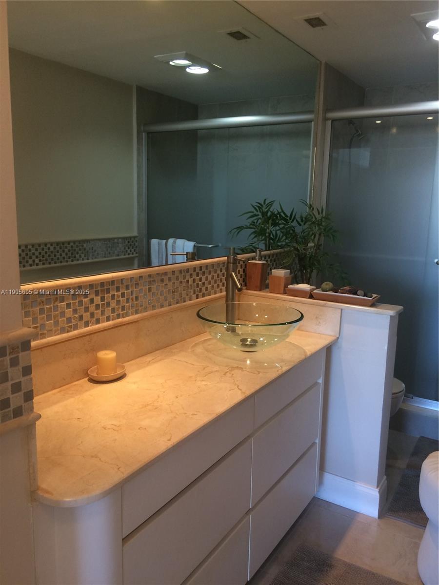 ARLEN HOUSE WEST CONDO - Residential