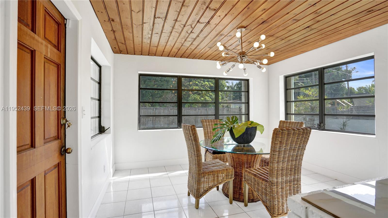 CENTRAL GOLF SEC OF HOLLY - Residential