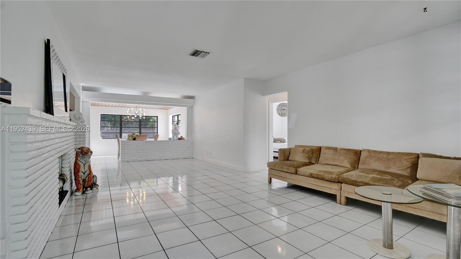 CENTRAL GOLF SEC OF HOLLY - Residential